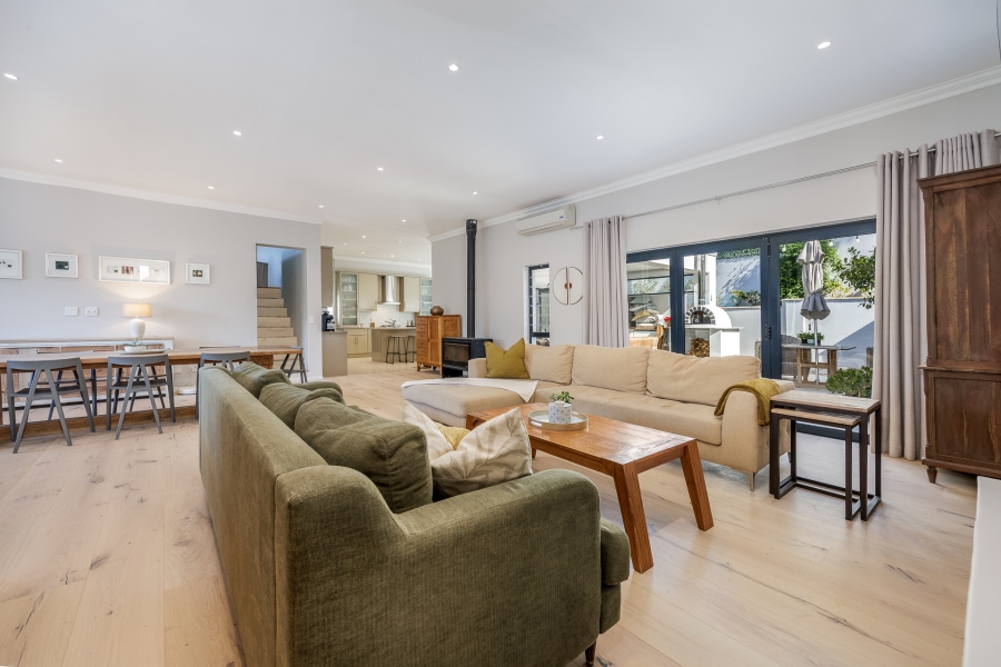 4 Bedroom Property for Sale in Kanonberg Western Cape